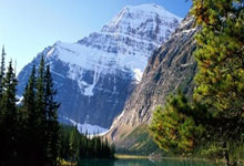 万用表在测量电阻时,指针指在刻度盘,用万用表测量电阻时指针在刻度盘什么位置